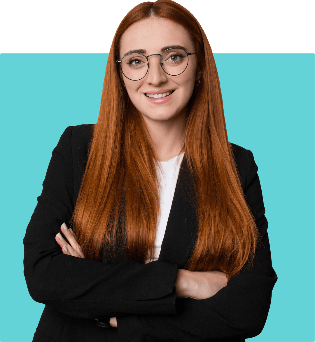 ZoniLive lady folding her hands and smiling, representing confidence and satisfaction in online learning experiences